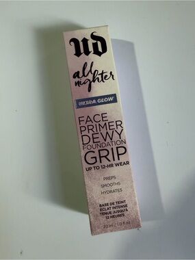 Urban Decay Face Primer Dewy Foundation Grip in Rose Gold